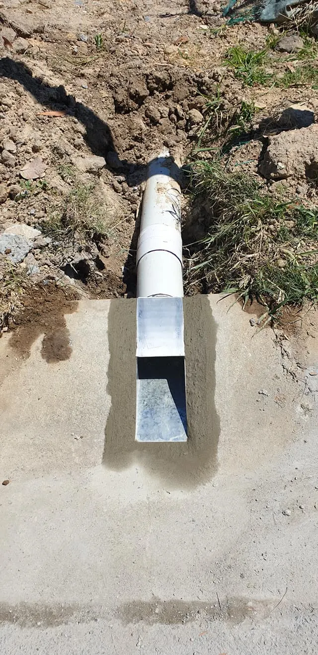 Kerb adaptor installation
