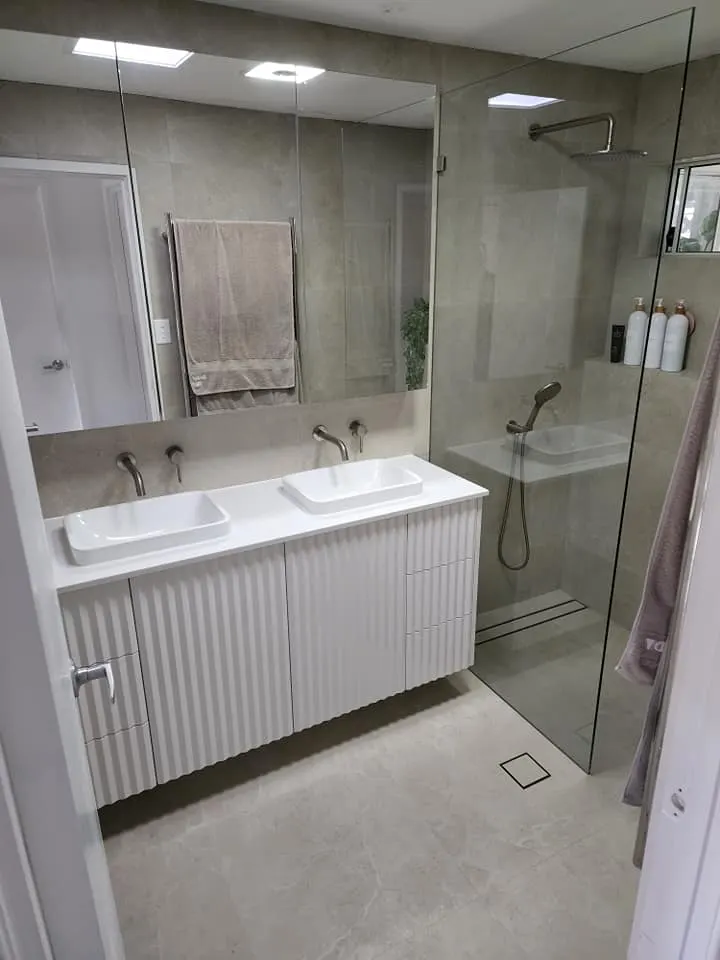 Wall-hung vanity with new tapware